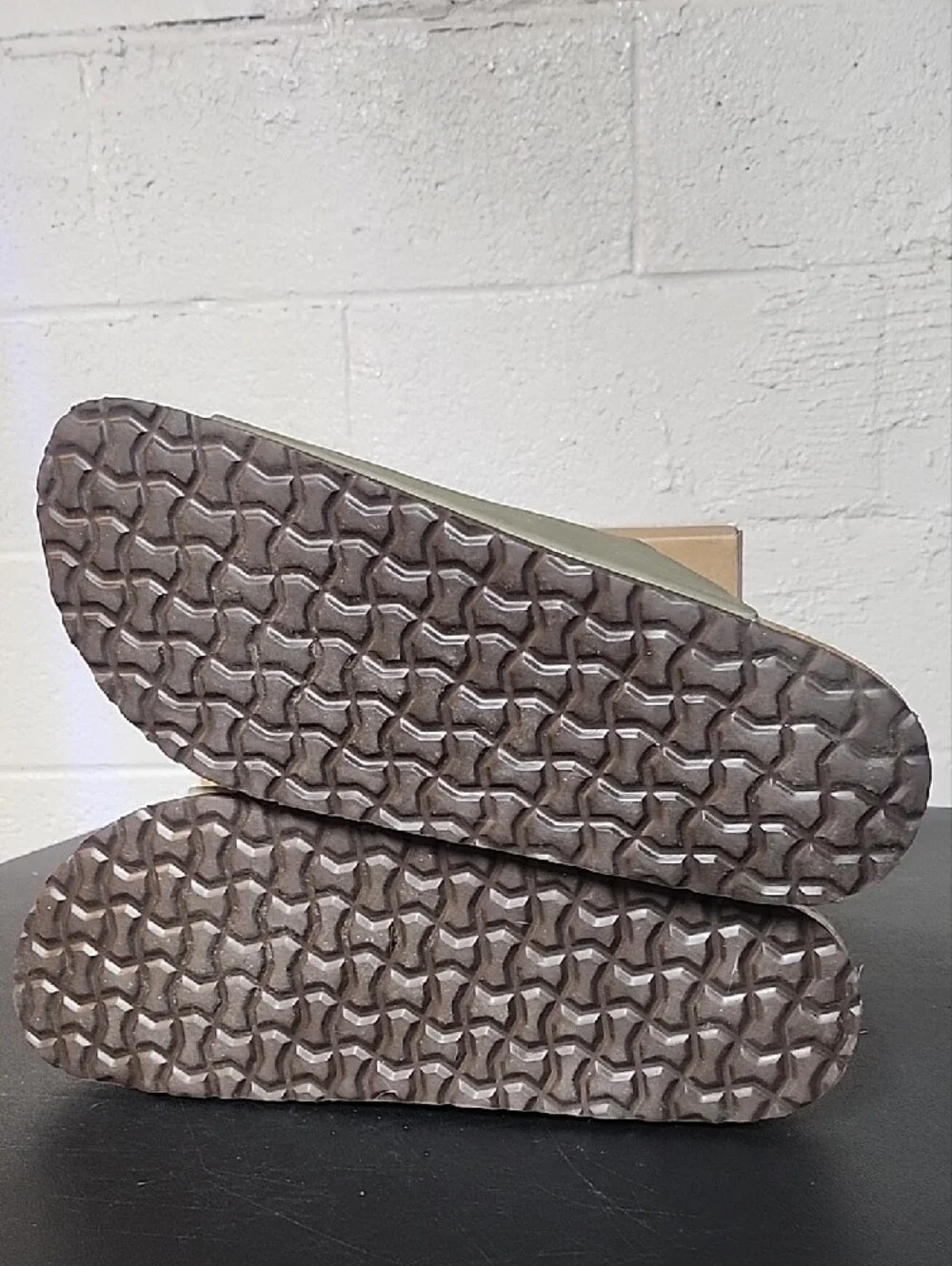 CUSHIONAIRE Labe Olive Slide Sandals